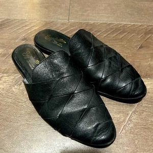 Seychelles Survival Mules Black leather size 8